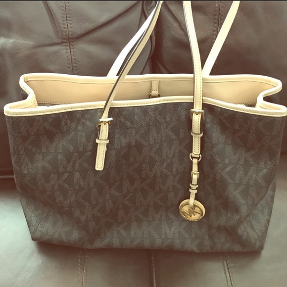 SOLD ❌ NWOT Michael Kors Jet Set Medium Brown Tote - Picture 1 of 5